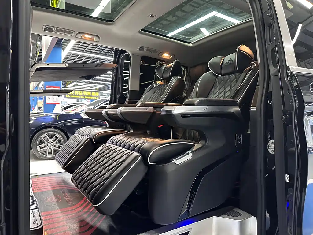 Mercedes-Benz V-Class 2021 — фото 9