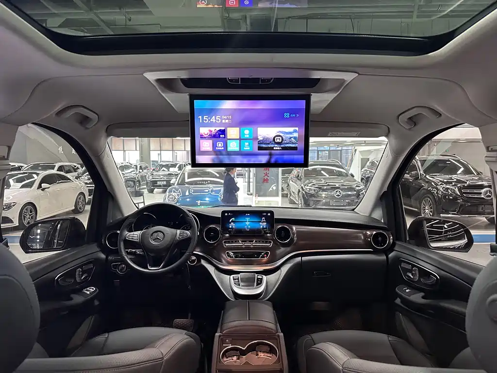 Mercedes-Benz V-Class 2021 — фото 14