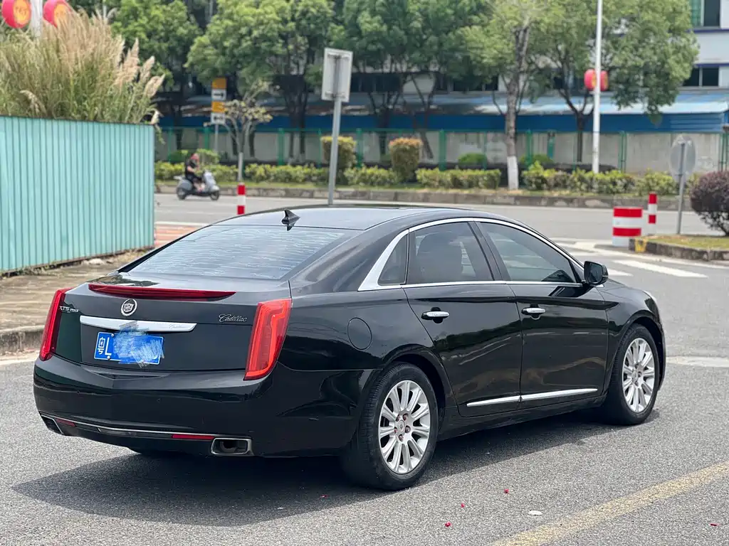 Cadillac XTS 2016 — фото 15