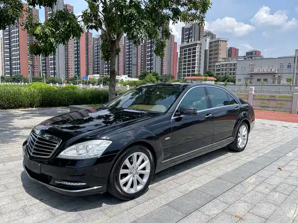 Mercedes-Benz S-Class 2012