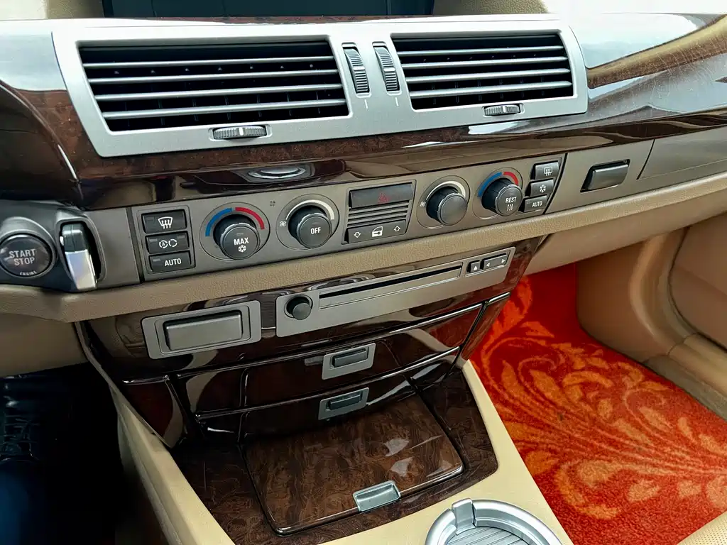 BMW 7 Series 2004 — фото 13