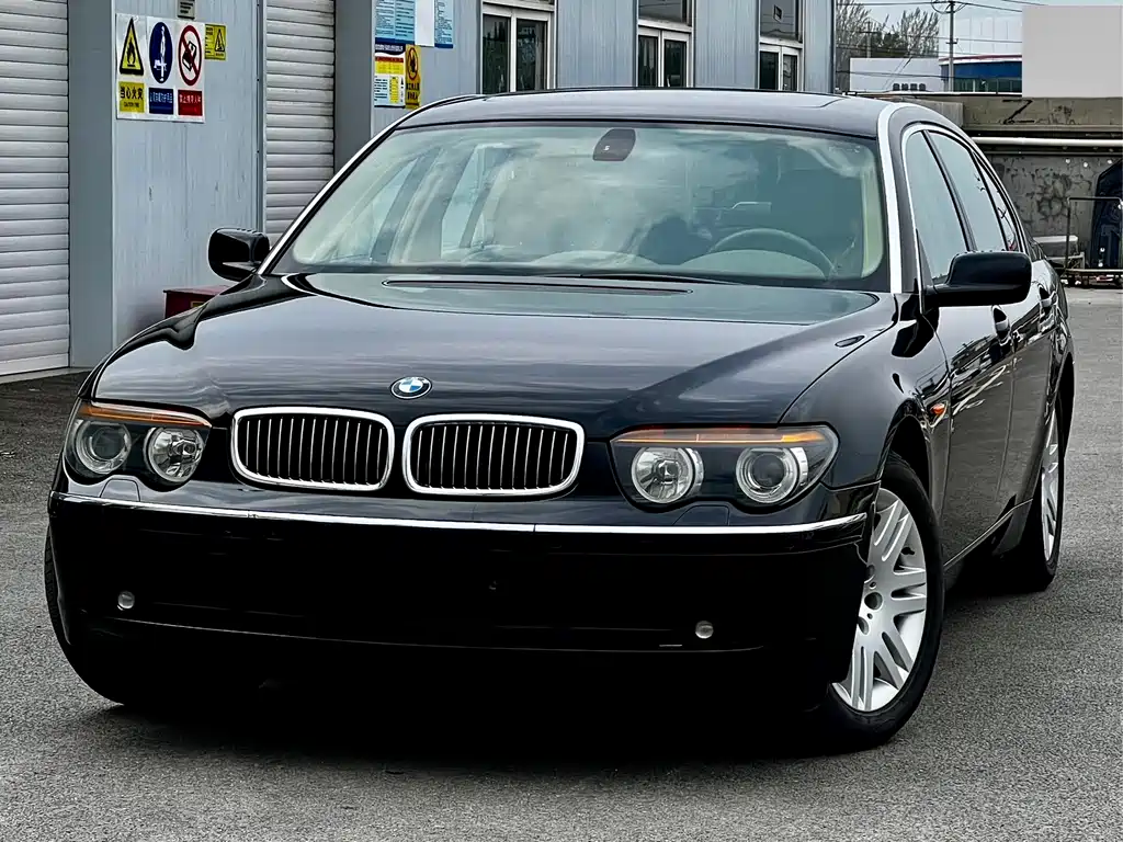 BMW 7 Series 2004 — фото 1