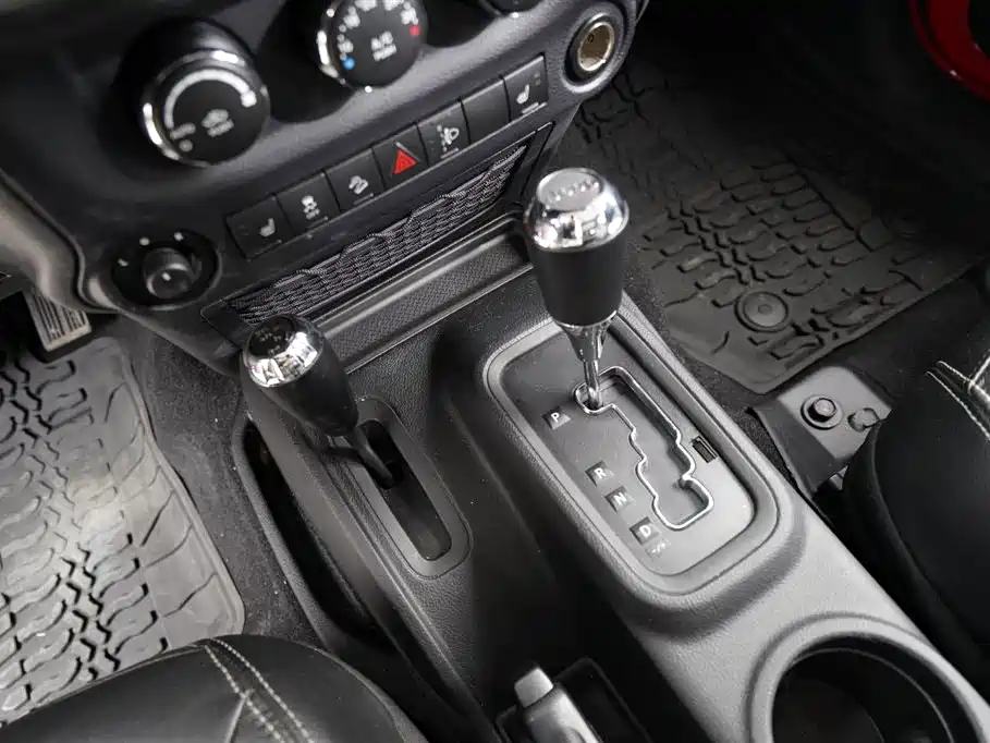 Jeep Wrangler 2018 — фото 6