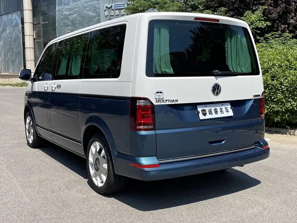 Volkswagen Multivan 2018 — фото 10