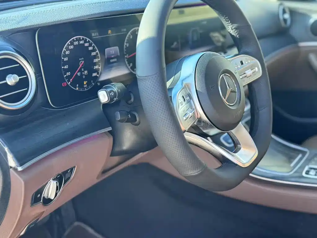 Mercedes-Benz E-Class 2020 — фото 9