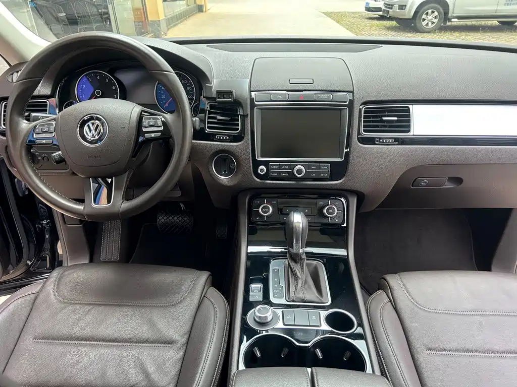 Volkswagen Touareg 2016 — фото 17
