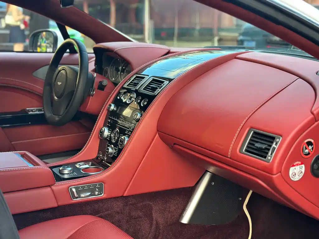 Aston Martin Rapide 2016 — фото 6