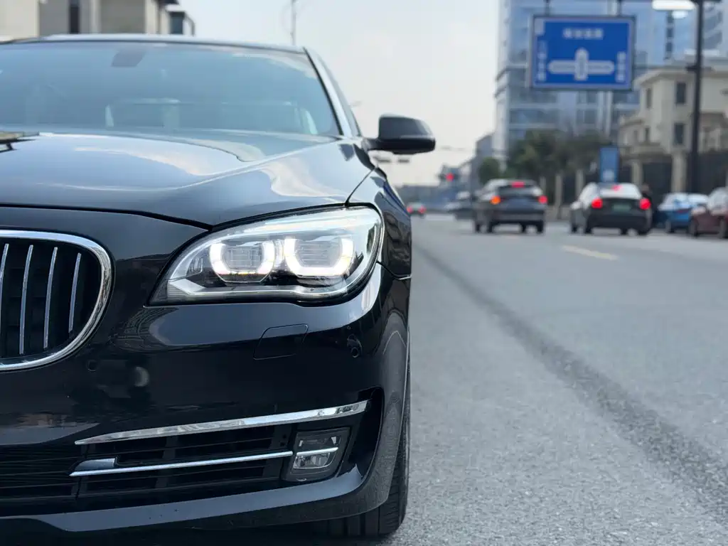 BMW 7 Series 2015 — фото 17