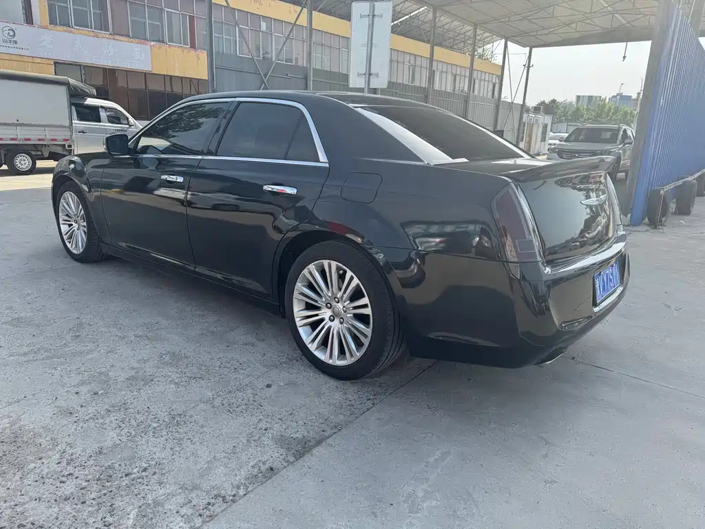 Chrysler 300C 2015 — фото 4