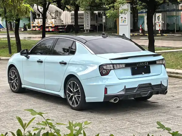 Lynk & Co 03 2022