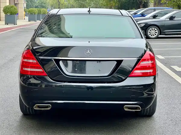 Mercedes-Benz S-Class 2010