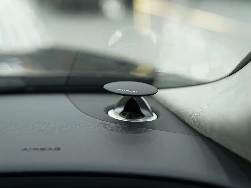 Audi S8 2015 — фото 13