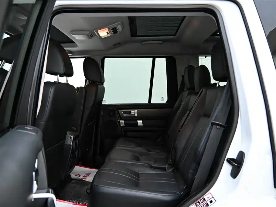 Land Rover Discovery 2016 — фото 9