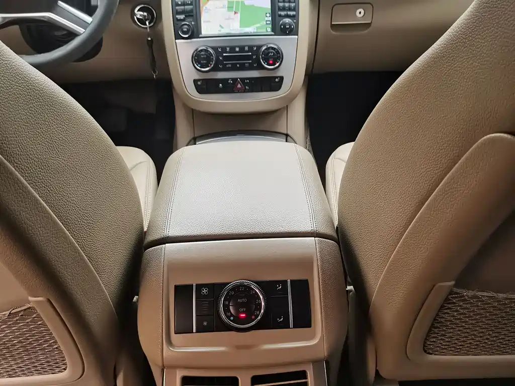 Mercedes-Benz R-Class 2014 — фото 17