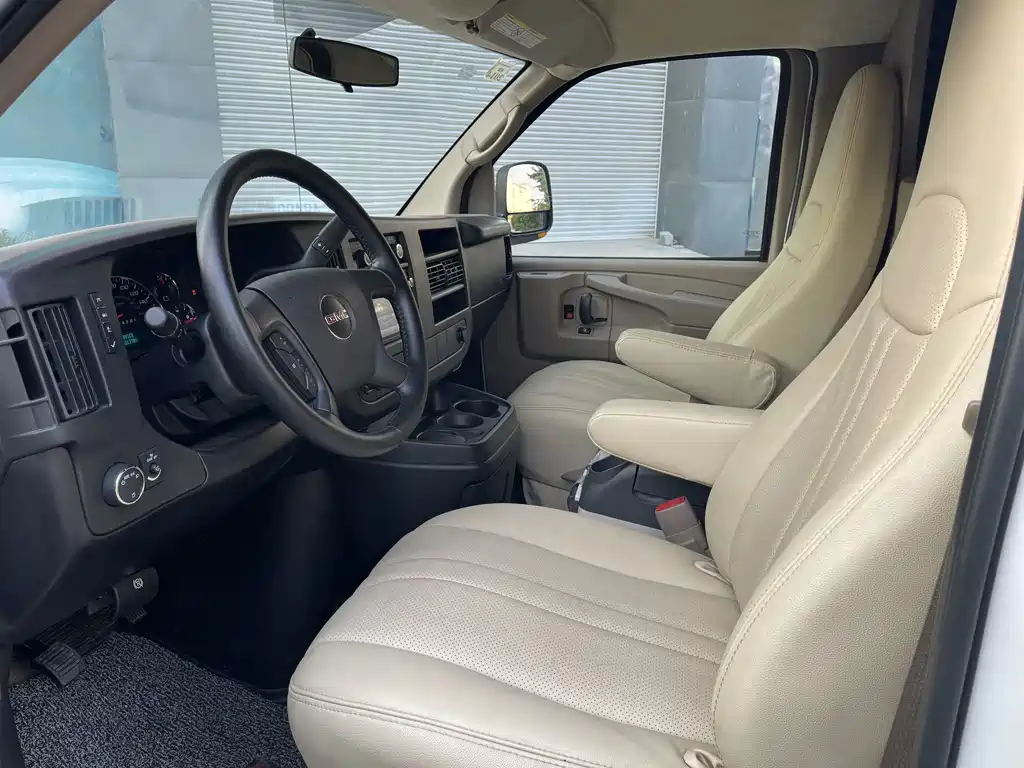 GMC Savana 2013
