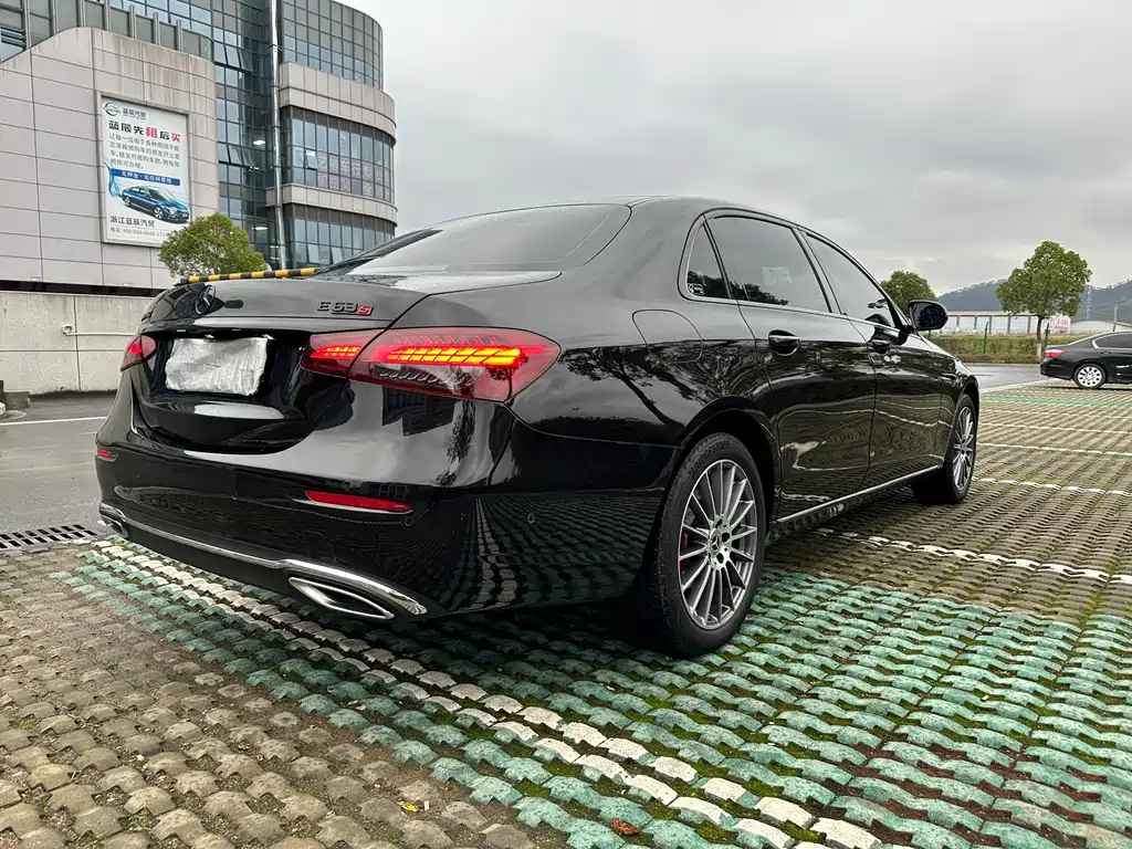 Mercedes-Benz E-Class 2023 — фото 17