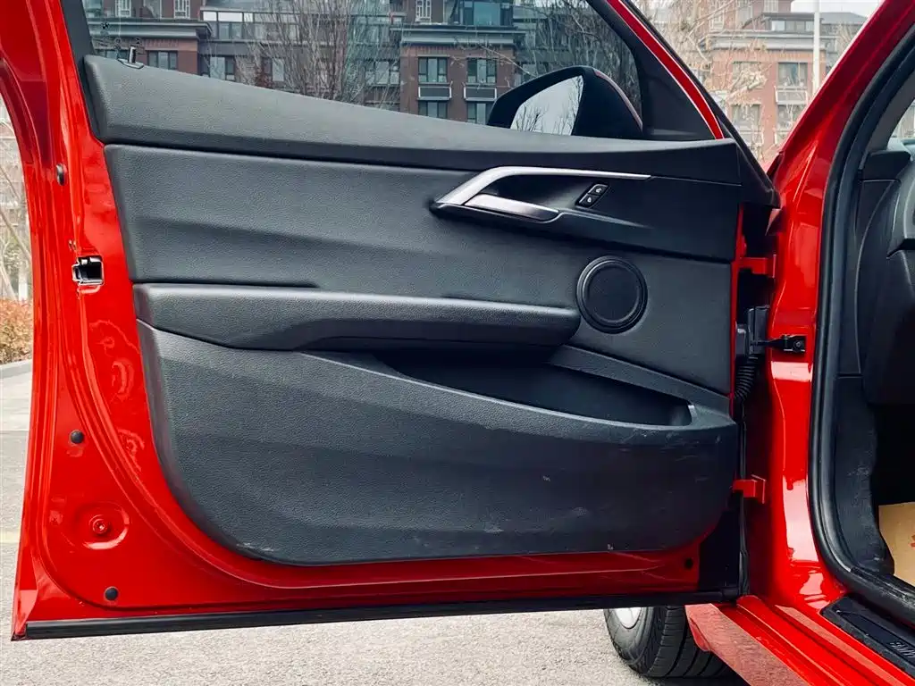 BMW 1 Series 2019 — фото 12