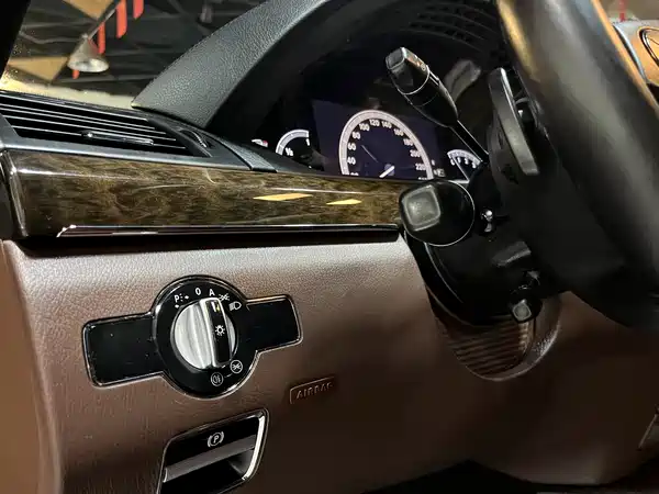 Mercedes-Benz S-Class 2012