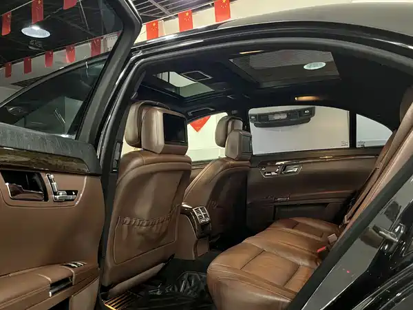 Mercedes-Benz S-Class 2012