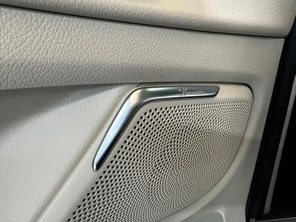Mercedes-Benz V-Class 2020 — фото 12