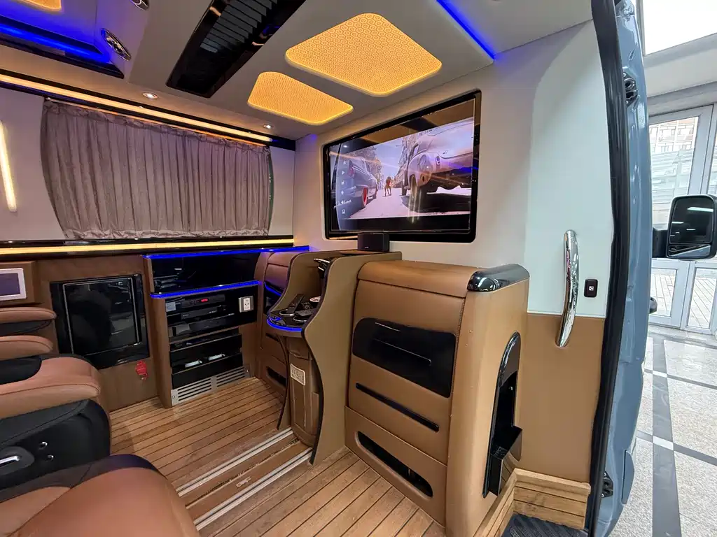 Mercedes-Benz Sprinter 2017 — фото 25
