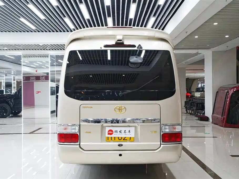 Toyota Coaster 2018 — фото 20