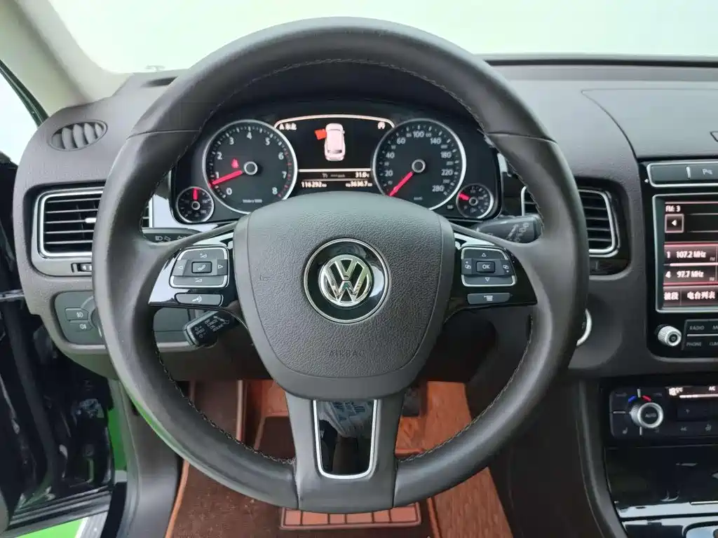 Volkswagen Touareg 2017 — фото 10