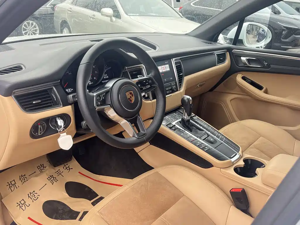 Porsche Macan 2018 — фото 22