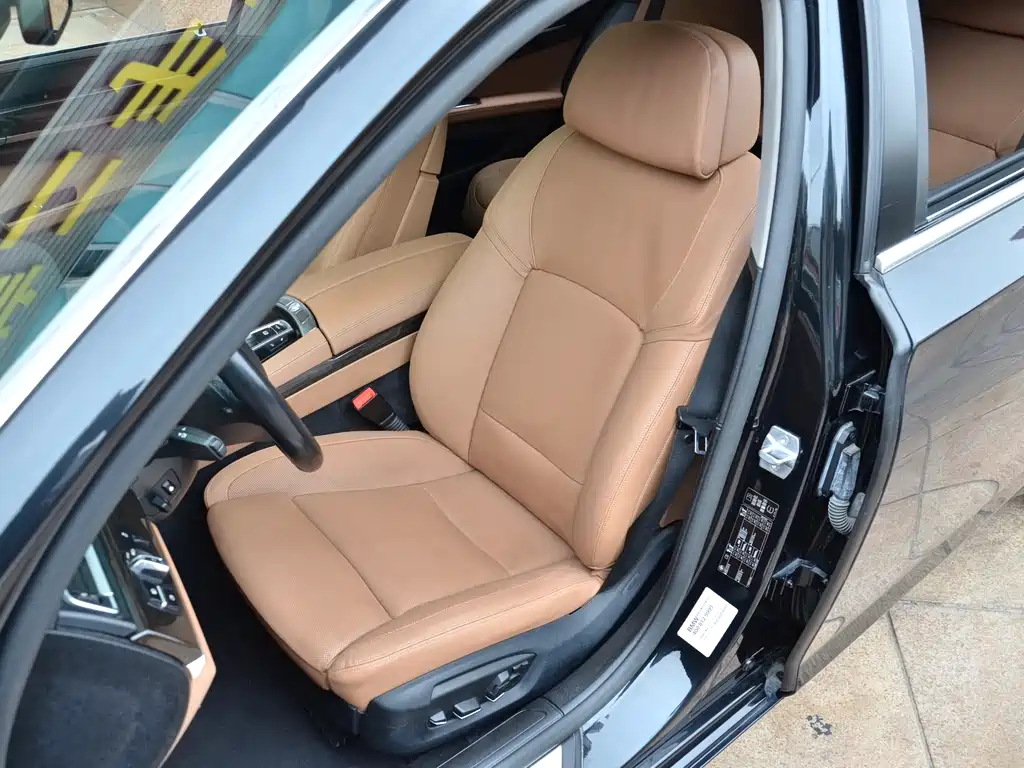 BMW 7 Series 2015 — фото 11