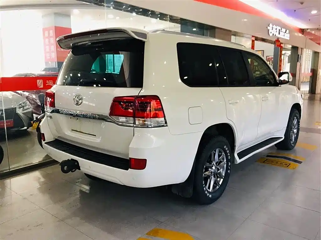 Toyota Land Cruiser 2017 — фото 4