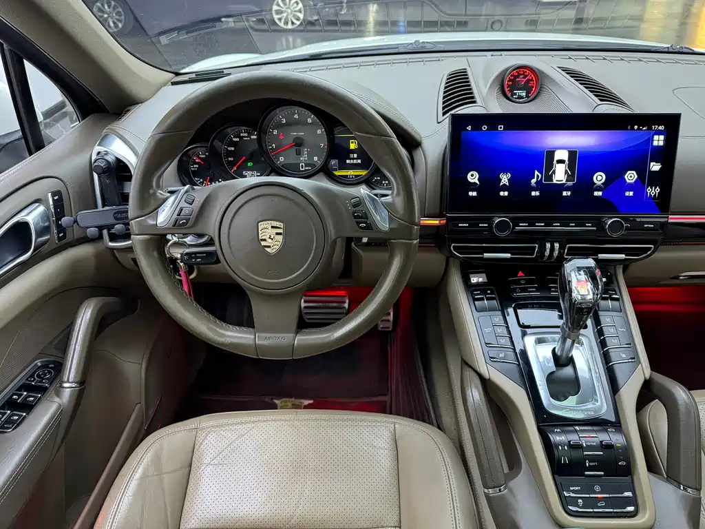 Porsche Cayenne 2011 — фото 12