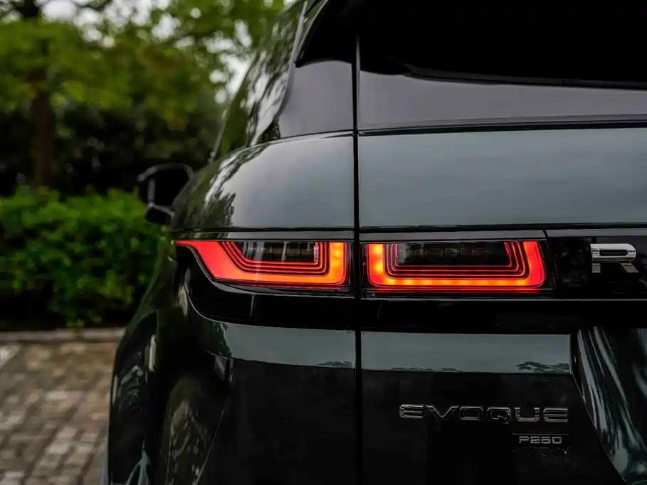 Land Rover Evoque 2024 — фото 9