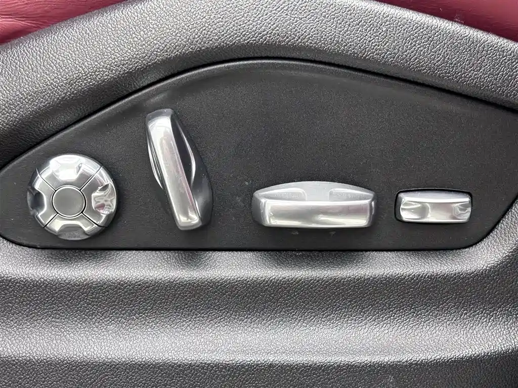 Porsche Cayenne 2018 — фото 23