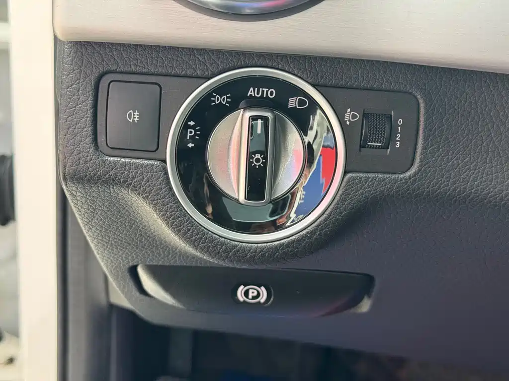 Mercedes-Benz GLK-Class 2015 — фото 16