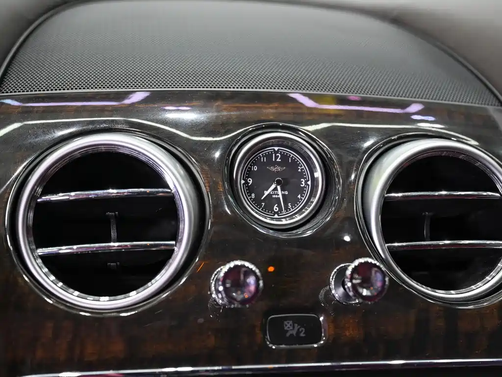 Bentley Flying Spur 2019 — фото 22