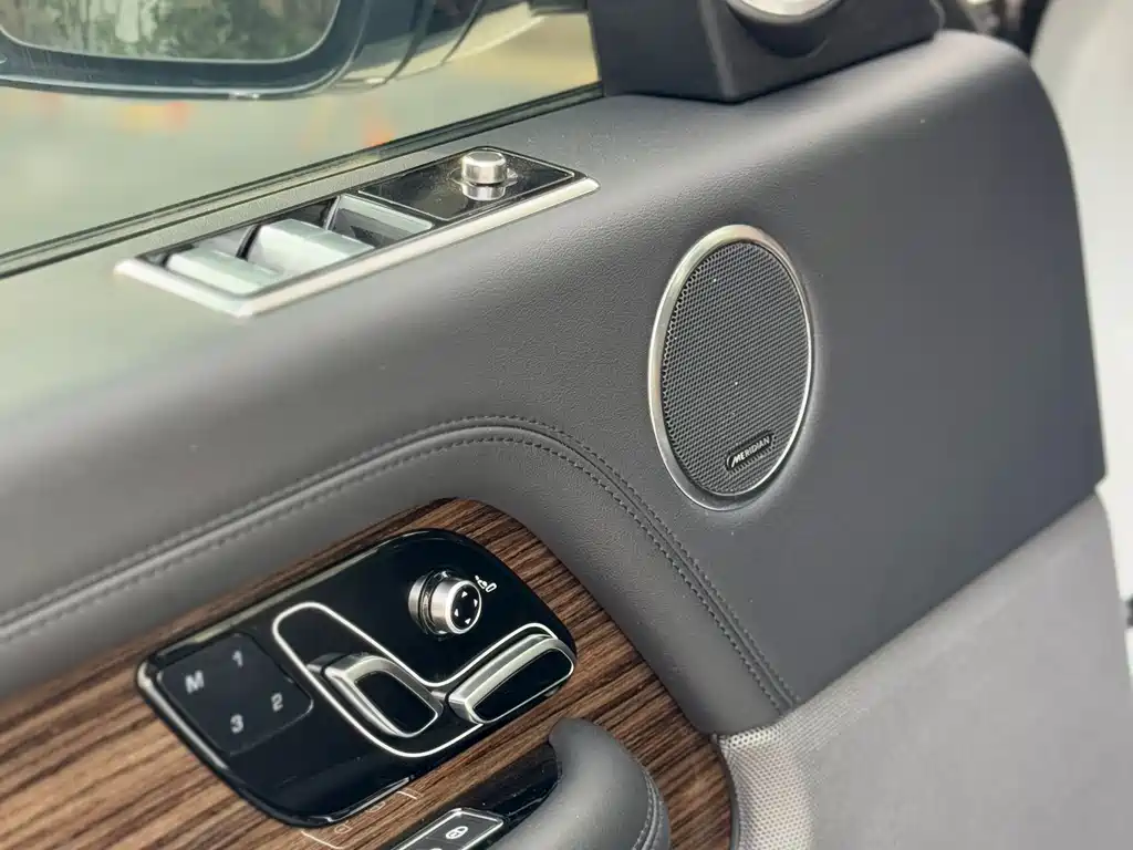 Land Rover Range Rover 2019 — фото 17