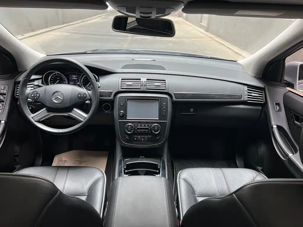 Mercedes-Benz R-Class 2017 — фото 9
