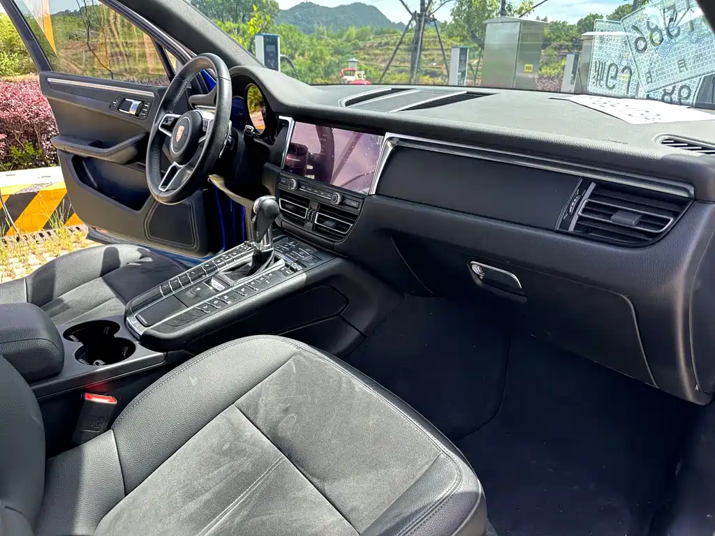 Porsche Macan 2019 — фото 9