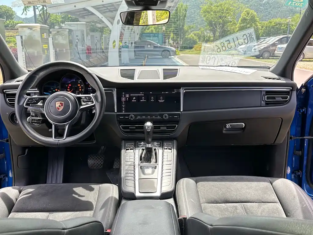 Porsche Macan 2019 — фото 12