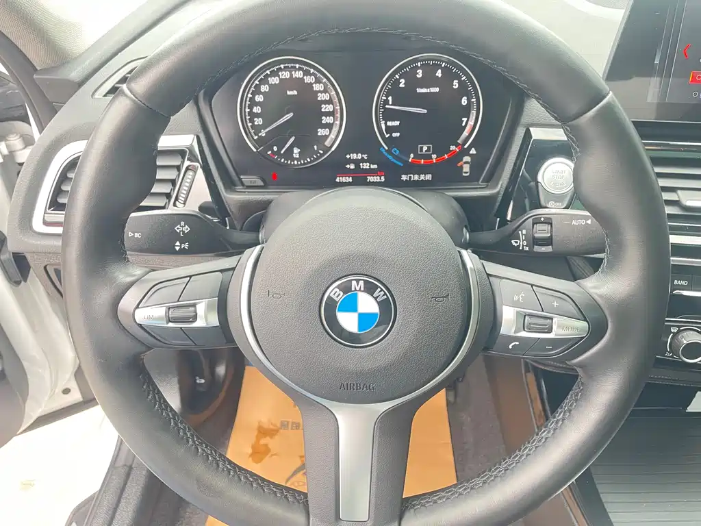 BMW 1 Series 2022 — фото 17