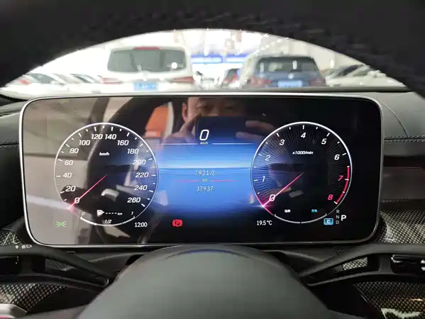 Mercedes-Benz C-Class 2024