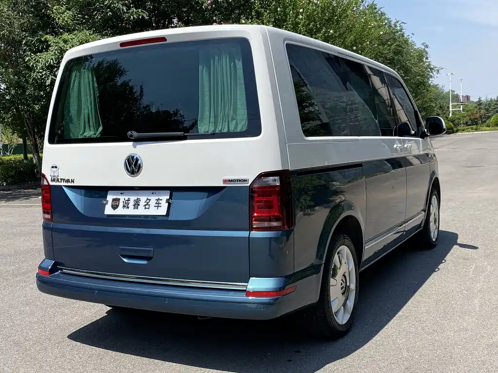 Volkswagen Multivan 2018 — фото 8