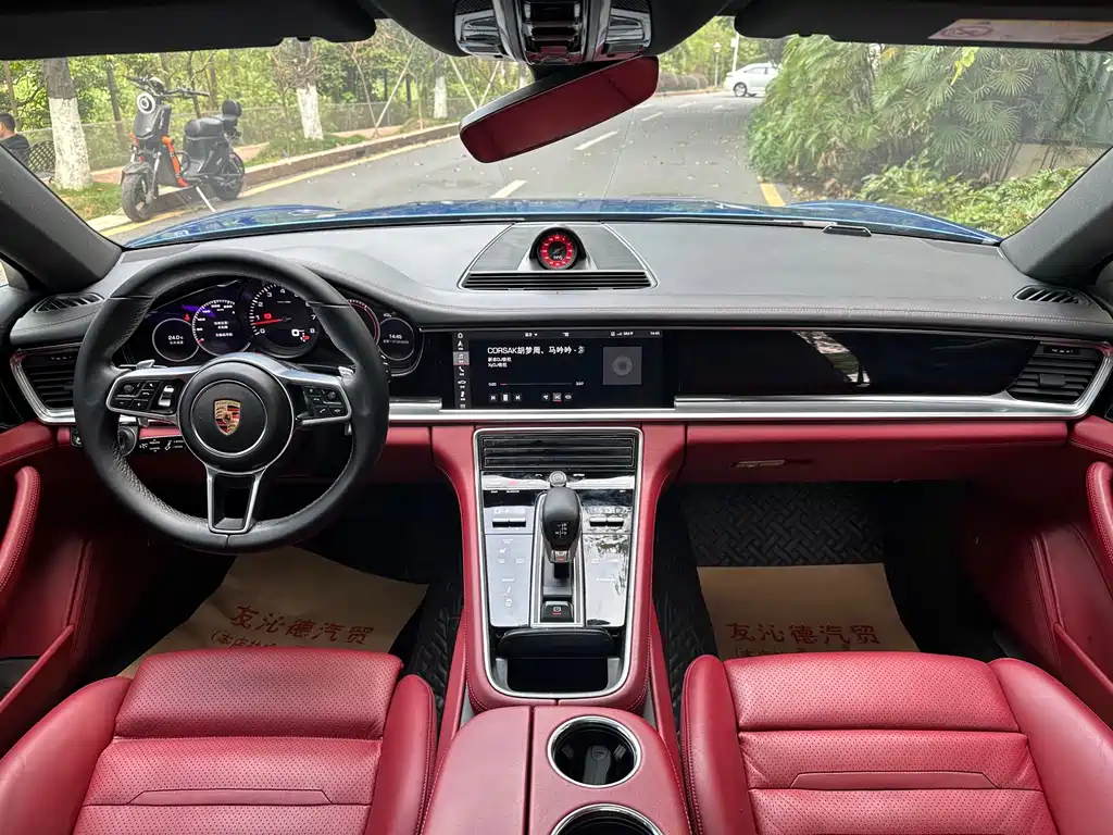 Porsche Panamera 2018 — фото 8