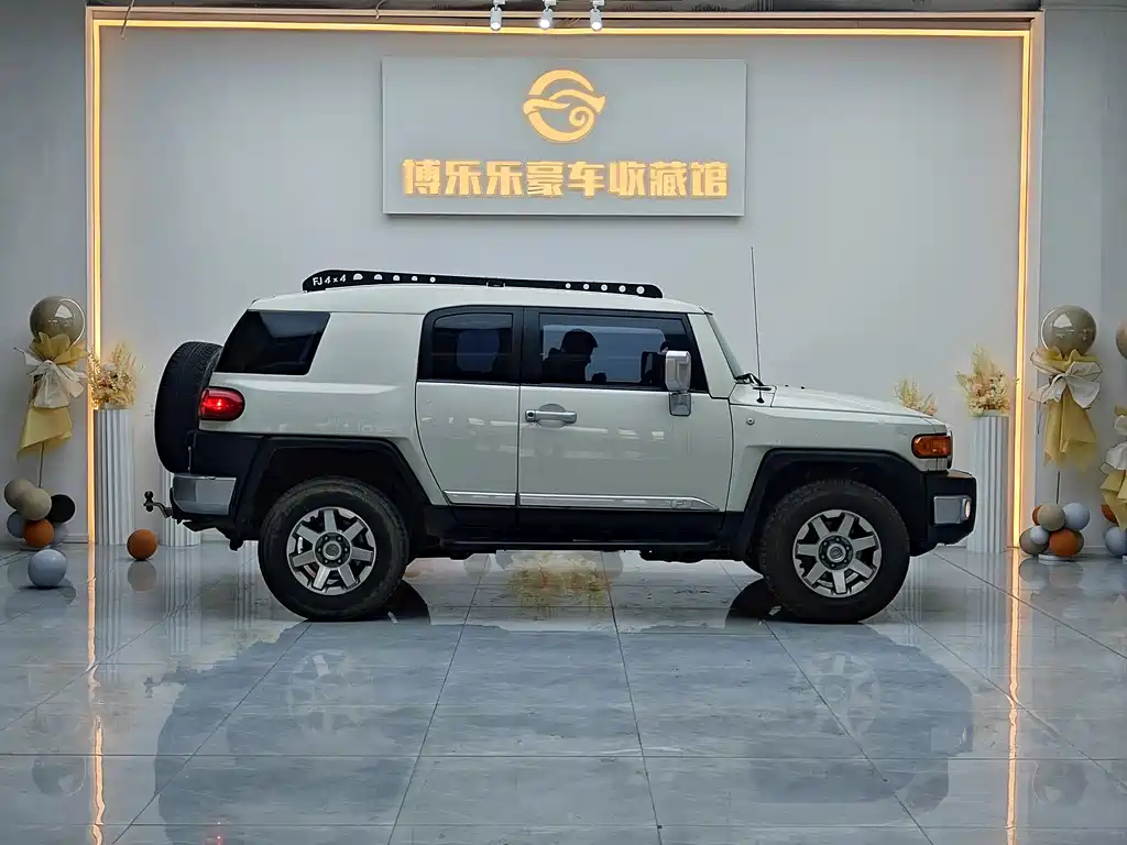 Toyota FJ Cruiser 2019 — фото 4