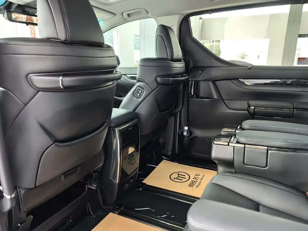 Toyota Vellfire 2020 — фото 12