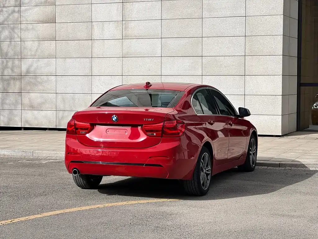 BMW 1 Series 2019 — фото 18
