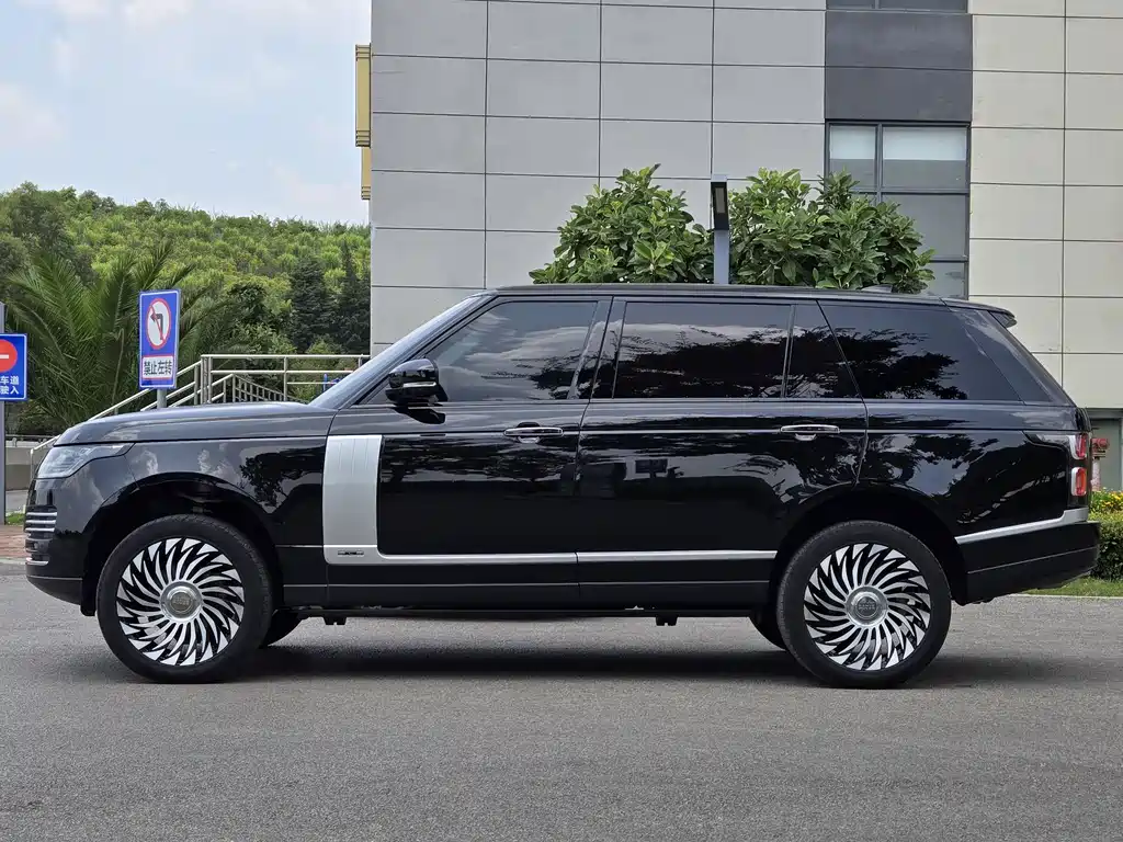 Land Rover Range Rover 2019 — фото 19