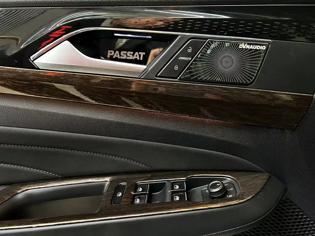 Volkswagen Passat New Energy 2020 — фото 5