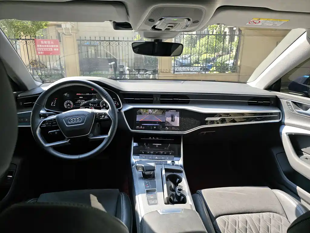 Audi A7L 2024 — фото 10