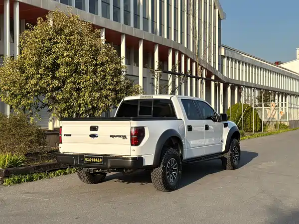Ford F-150 Raptor 2014